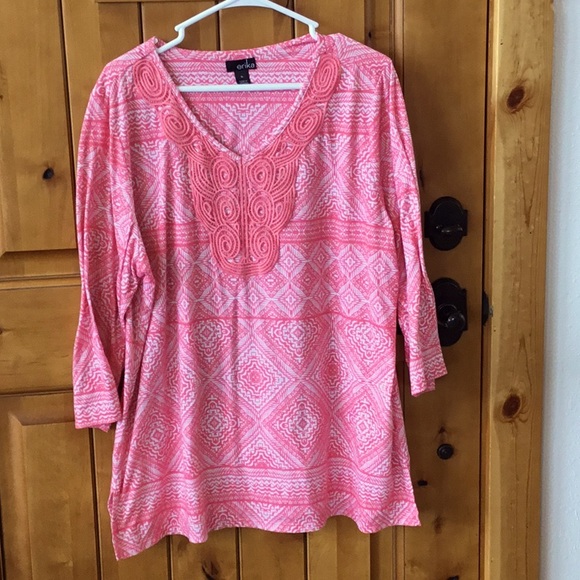 Erika Tops - Woman’s loose-fitting top by erika, peachy pink ikat print, size XL